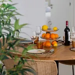Apartamento Moderno De Lujo Con Garaje Privado.