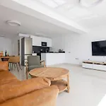 Apartamento Moderno De Lujo Con Garaje Privado. Corralejo