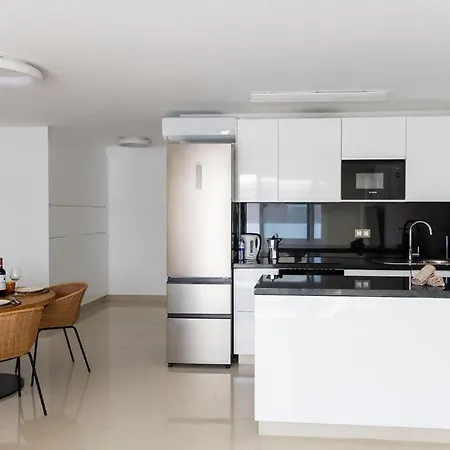 Apartmán Moderno De Lujo Con Garaje Privado.